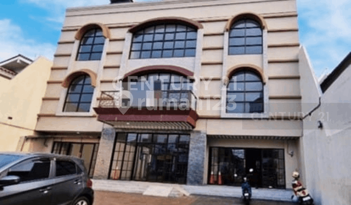 New 3-Story Ready-to-Live Shophouse in Pejaten Barat, Pasar Minggu, South Jakarta 2