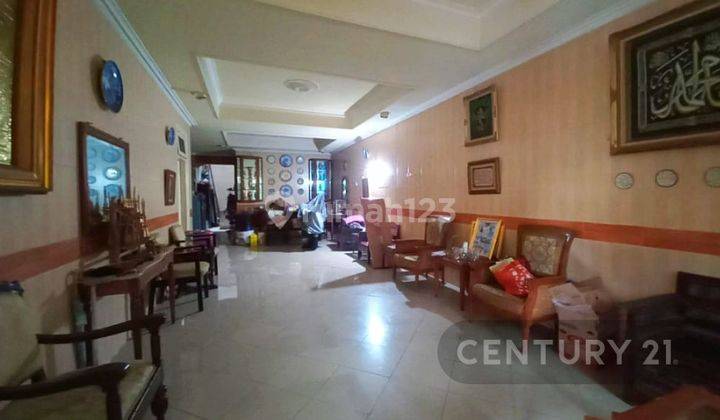 Rumah Hunian 3 Lantai Di Mampang Prapatan Jakarta Selatan 2