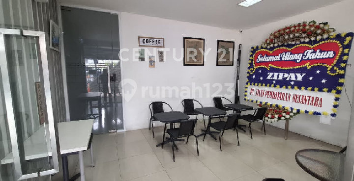 Gedung 3 Lantai Radio Dalam Cocok Utk Dealer Mobil