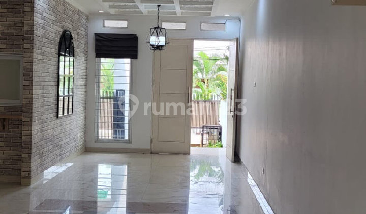 Ready-to-Occupy Rental House Located Behind Citos in Cilandak Ready-to-Occupy Rental House Located Behind Citos in Cilandak
