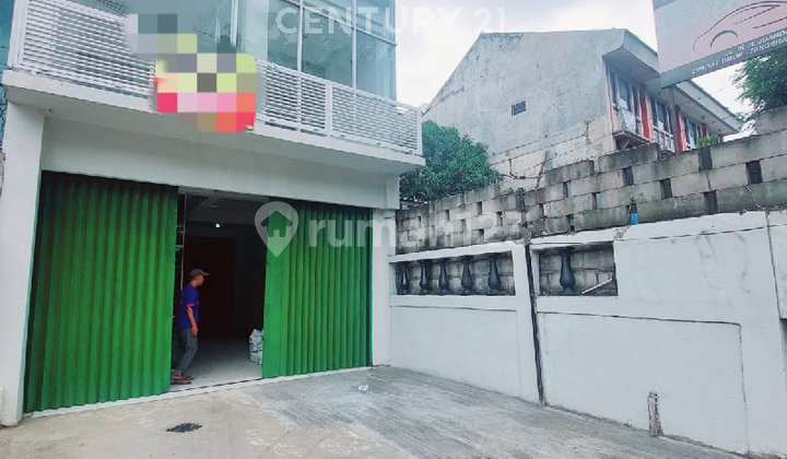 Three-Story Shop House for Sale Near Lebak Bulus MRT Station Three-Story Shop House for Sale Near Lebak Bulus MRT Station