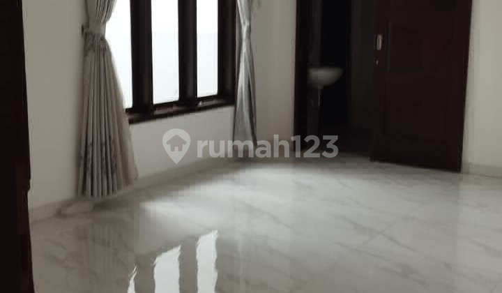 Rumah Hunian Atau Untuk Kantor Asri, Nyaman Di Kemang Timur 2