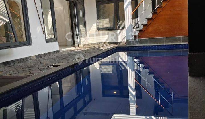 Rumah Di Gandaria Kondisi Baik Ada Pool Dan Strategis 2