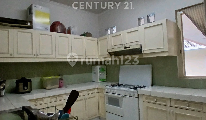 Rumah 1 Lantai Dengan Taman Yang Luas Mampang Jakarta Selatan 2