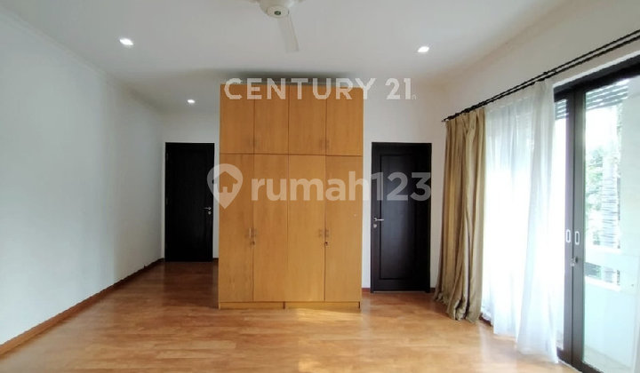 Disewakan Rumah Luas Asri 2 Lt Di Kemang Jakarta Selatan 2