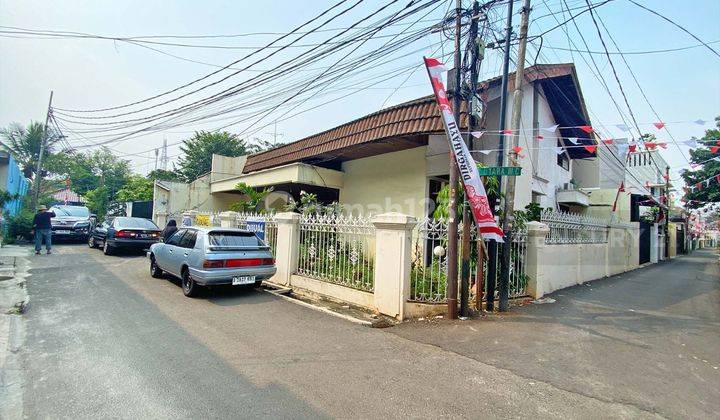 Rumah Tebet, Posisi Dipojok Dua Jalur Mobil Harga Turun 1