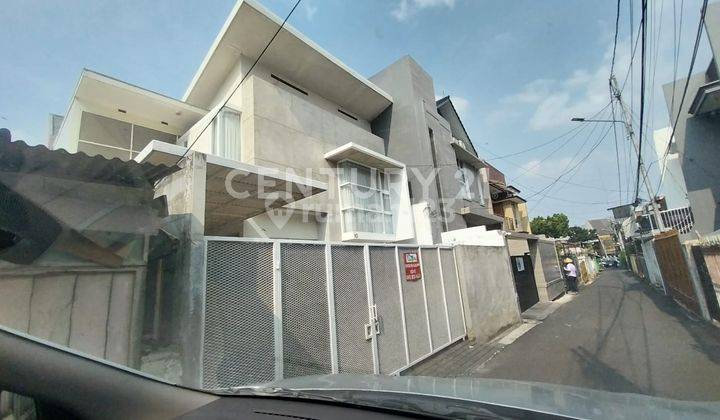 Rumah Tebet Barat Dalam 2 Lantai 3 Kamar Tidur  1