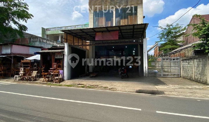 Golden Opportunity! Ready-to-Use Shophouse for Rent in the Bustling Kemang Area