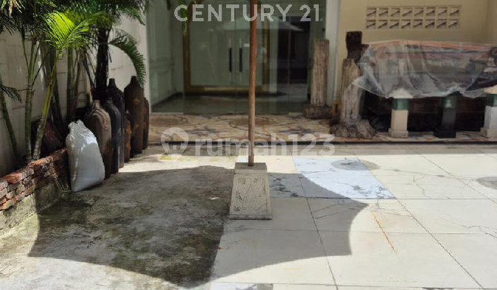 Shop House Suitable for Store, Showroom, Cafe, Office, etc. Kemang, South Jakarta