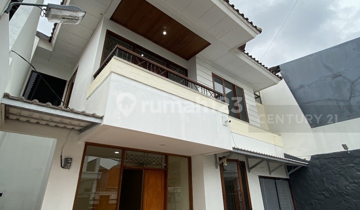 Rumah Luas Siap Huni Hang Lekir Buat Hunian atau Kantor Rumah Luas Siap Huni Hang Lekir Buat Hunian atau Kantor