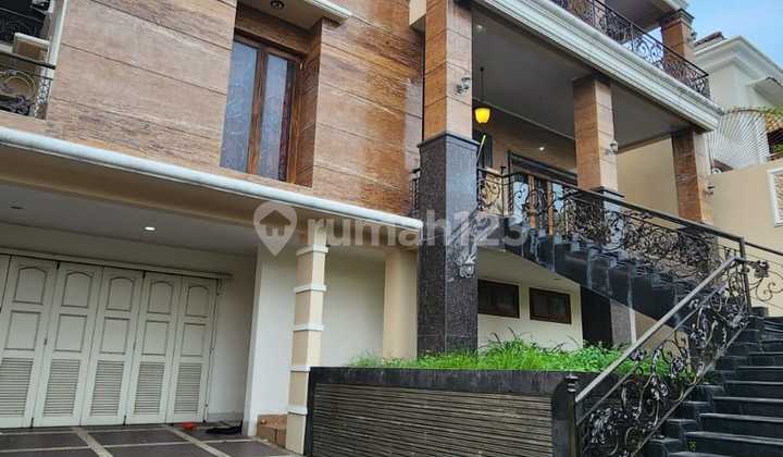 Rumah 3 Lantai Di Dekat Hotel Dan Mall Panakkukang Makassar