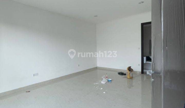 Disewakan rumah baru di golf island pik 1