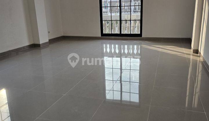 For Rent New Corner Shop Boulevard in Osaka Pik 2 1