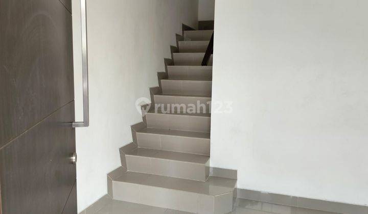 Dijual rumah baru di pik 2 2