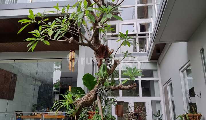 For sale. Quick. Furnished house Ready to live in Permata Buana. 2