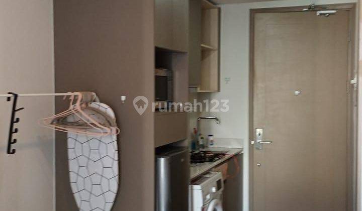 Disewakan Unit Studio Furnish Apartemen Gold Coast 2