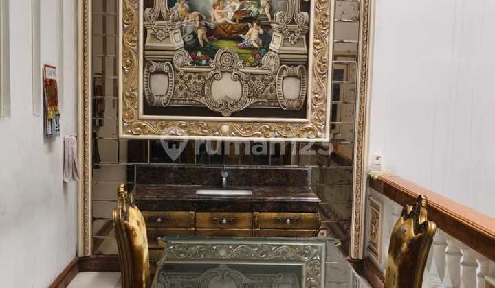 Jual.cepat Rumah Mewah Furnish Interior Desain Siap Huni di Taman Palem Lestari Green Garden Jakarta Barat