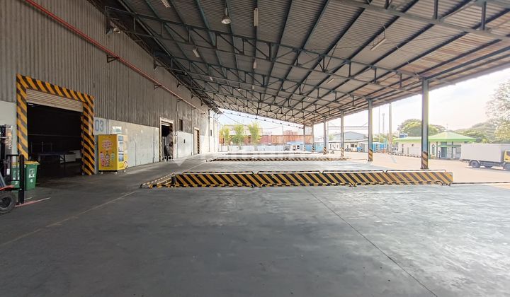 For Rent Large and Neat Warehouse 10000 m2, Suitable for Big Business, Cakung Warehouse Area, East Jakarta For Rent Large and Neat Warehouse 10000 m2, Suitable for Big Business, Cakung Warehouse Area, East Jakarta