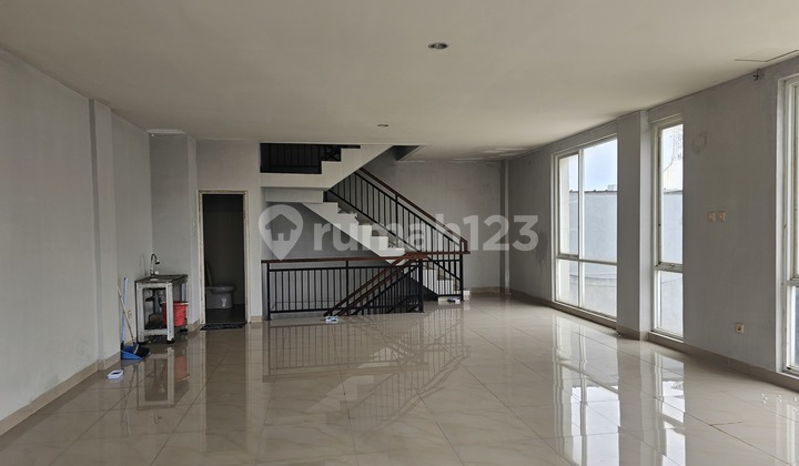 For Sale Fast Shop House ********.beside ******** School In West Jakarta 2