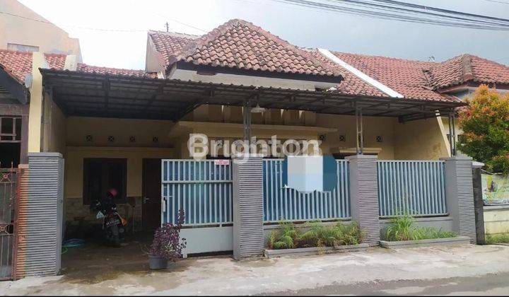 GENTAN SUKOHARJO ADA RUMAH DENGAN LOKASI STRATEGIS DAN PADAT PENDUDUK,  COCOK UNTUK USAHA KARENA PINGGIR JALAN 1