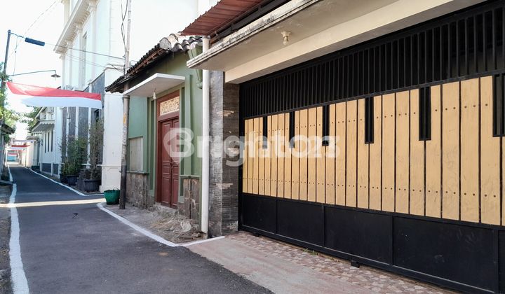SONDAKAN, LAWEYAN, SURAKARTA, HOUSE NEAR CAMPUS AND SCHOOLS, ONLY 1 MINUTE ACCESS TO MAIN ROAD 2