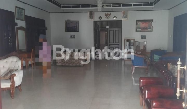 KARANGANYAR, COLOMADU TEPATNYA GAJAHAN, RUMAH LUAS DESAIN JAWA, LOKASI STRATEGIS, TENANG DAN NYAMAN, COCOK UNTUK TEMPAT MAKAN NUANSA TRADISIONAL MAUPUN PERKANTORAN 2