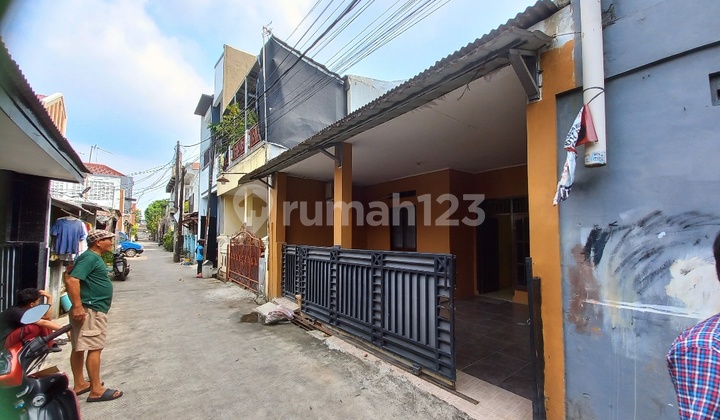 Affordable Ready-to-Occupy Homes in Perumnas 1 Bekasi at the Best Price 2