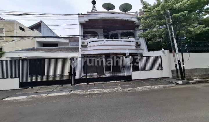 2.5-Story House in Taman Aries 2