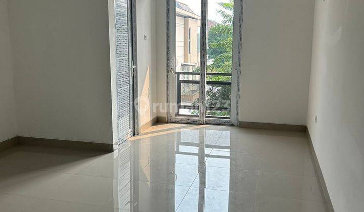 Rumah Baru 3 Lantai Siap Huni di Duri Kepa Taman Ratu 2