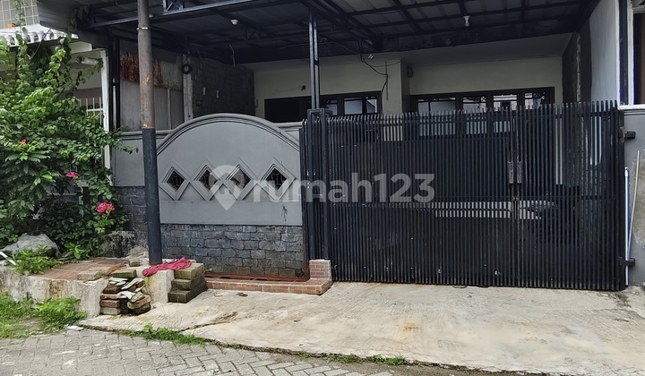 Rumah 1,5 Lantai di Victoria Park Residence Rumah 1,5 Lantai di Victoria Park Residence