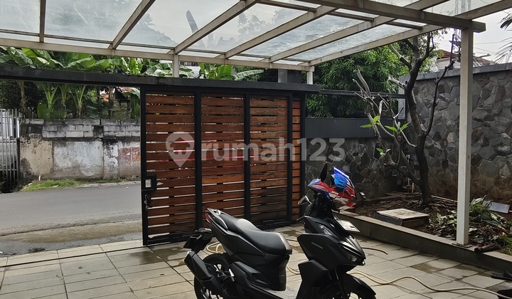 Rumah 3 Lantai Rapih dan Asri di Duri Kepa  2
