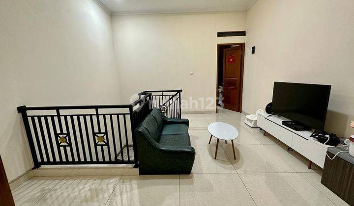 Rumah Semi Furnished di Poris Indah Cipondoh 2