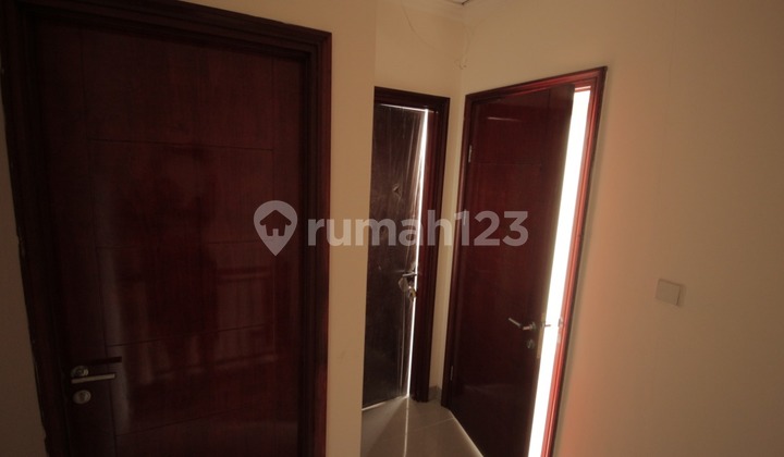 Rumah 2 Lantai di Modernland Harga Termurah 2