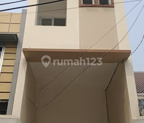 Rumah Baru 3 Lantai di Grogol Petamburan