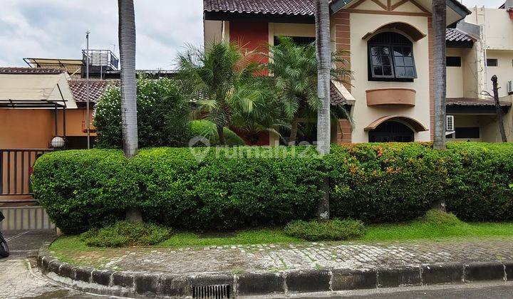 Rumah 2 Lantai Luas Tanah 396 di Modernland