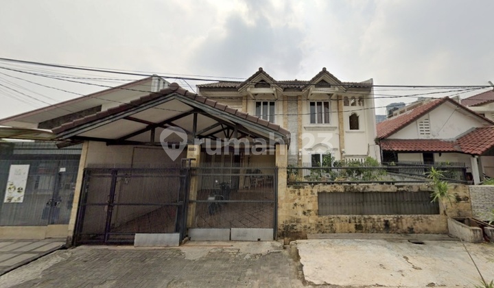 Rumah 2 Lantai di Taman Meruya Ilir 5 Menit Ke Lippo Puri