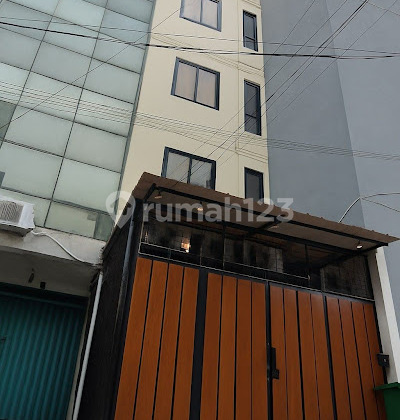 Kost Penghasil Duit di Jembatan Lima Tambora