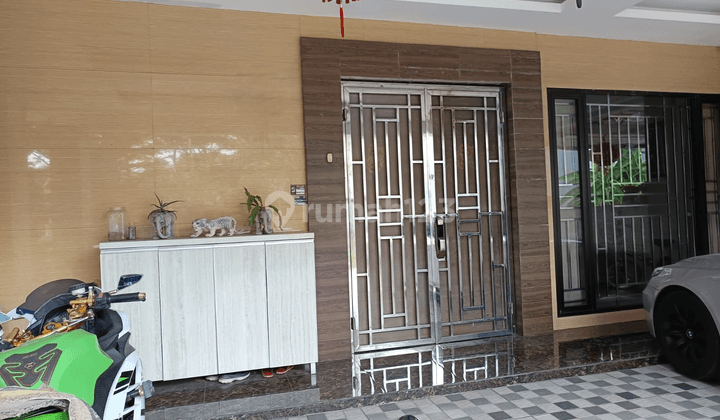 Rumah 3 Lantai Full Furnished di Casa Jardin 2