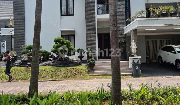 Rumah Hook 2 Lantai Semi Furnished di Modernland