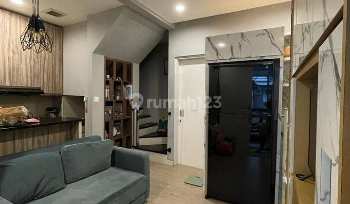 Rumah 2 Lantai Full Furnished di Amarillo Village 1