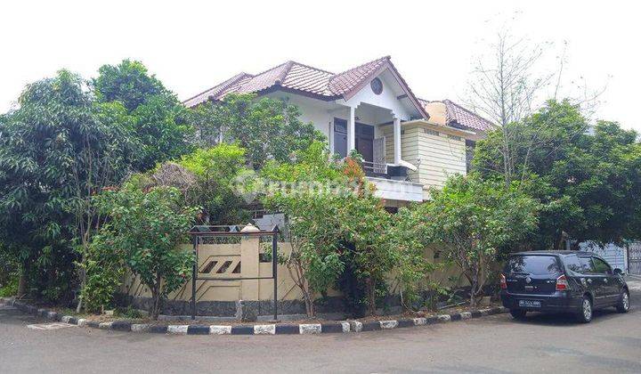 Rumah Hook Desain Tropis di Banjar Wijaya 1