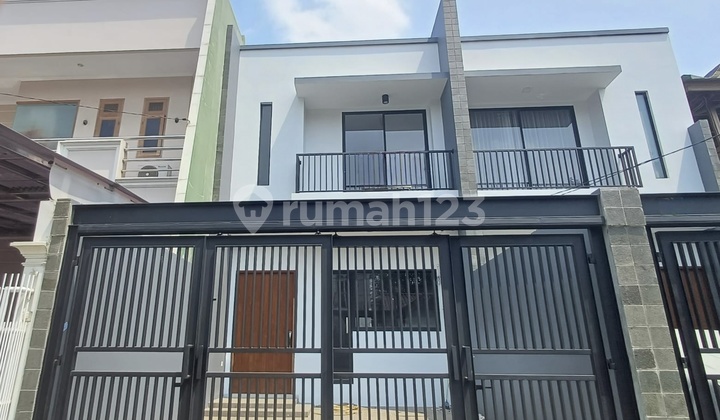 Rumah Baru 2 Lantai di Kavling DKI Jalan Depan Lebar
