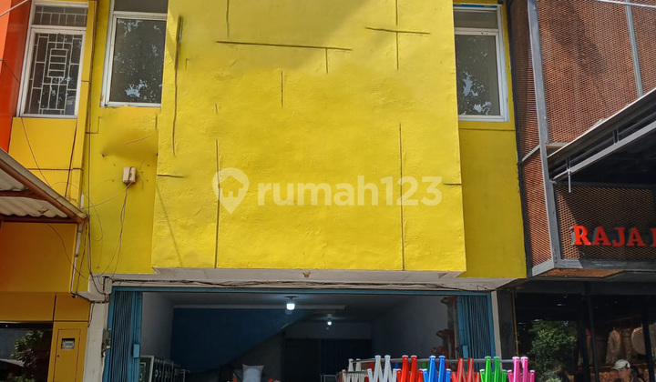 For Rent: Ready-to-Use 1½ Story Shop House in Strategic Location @Graha Raya 1