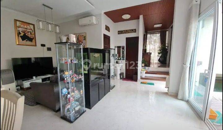 Rumah Bagus Ada Pool di Senayan Bintaro Sektor 9 1