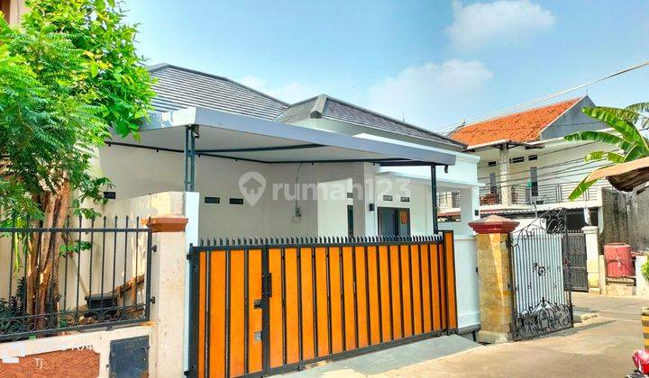 For Sale Rumah Bagus Siap Huni Posisi Hook di Perumahan Rempoa Ciputat  1