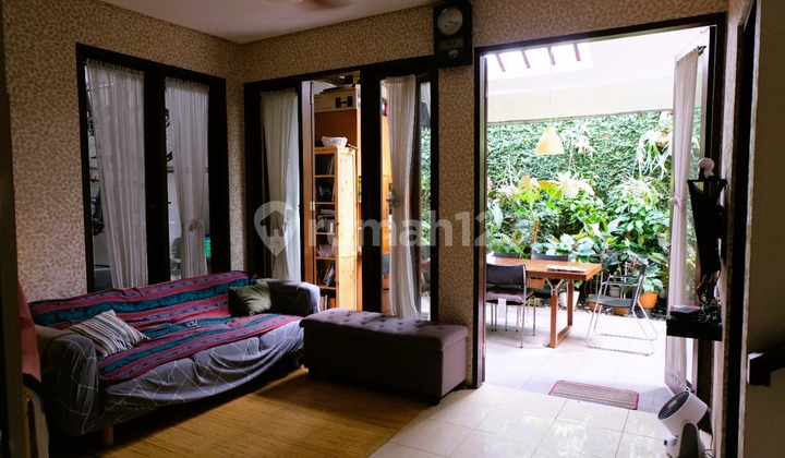 Nice House in a Semi-Furnished Town House with SHM in Kampung Utan, South Tangerang 2