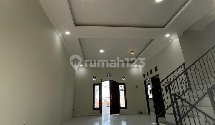 Rumah Baru 2 Lantai.kt 3+1 Km 3 Dengan Luas 107 M2 Bangunan 230 M2 Surat Shm