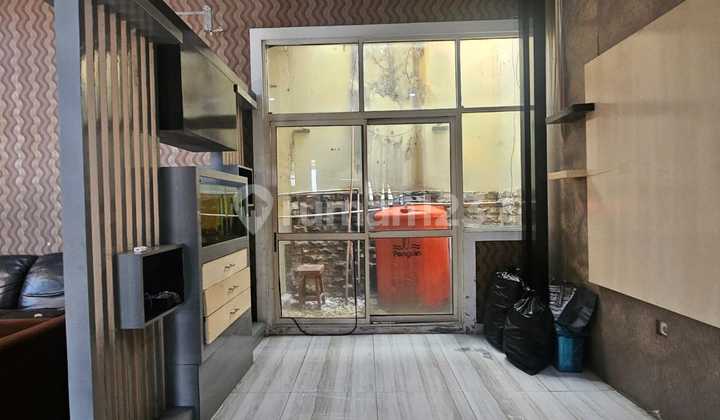 Rumah Mewah 2½ Lantai Murah Ada Kolam Berenang KM 5 KT 5 Dalam Komplek di Serua Ciputat Dekat Ciater BSD