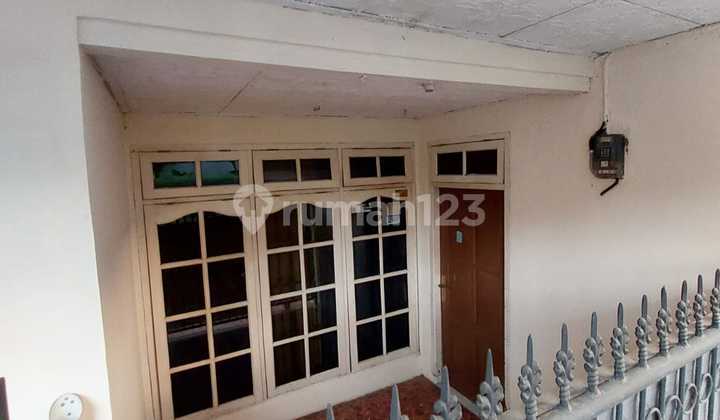 Rumah di Jakarta Selatan 2 Lantai Siap Huni sudah SHM. 2