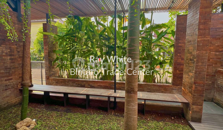 Rumah Siap Huni dengan Hunian Nyaman dan Asri di Jakarta Selatan. 2